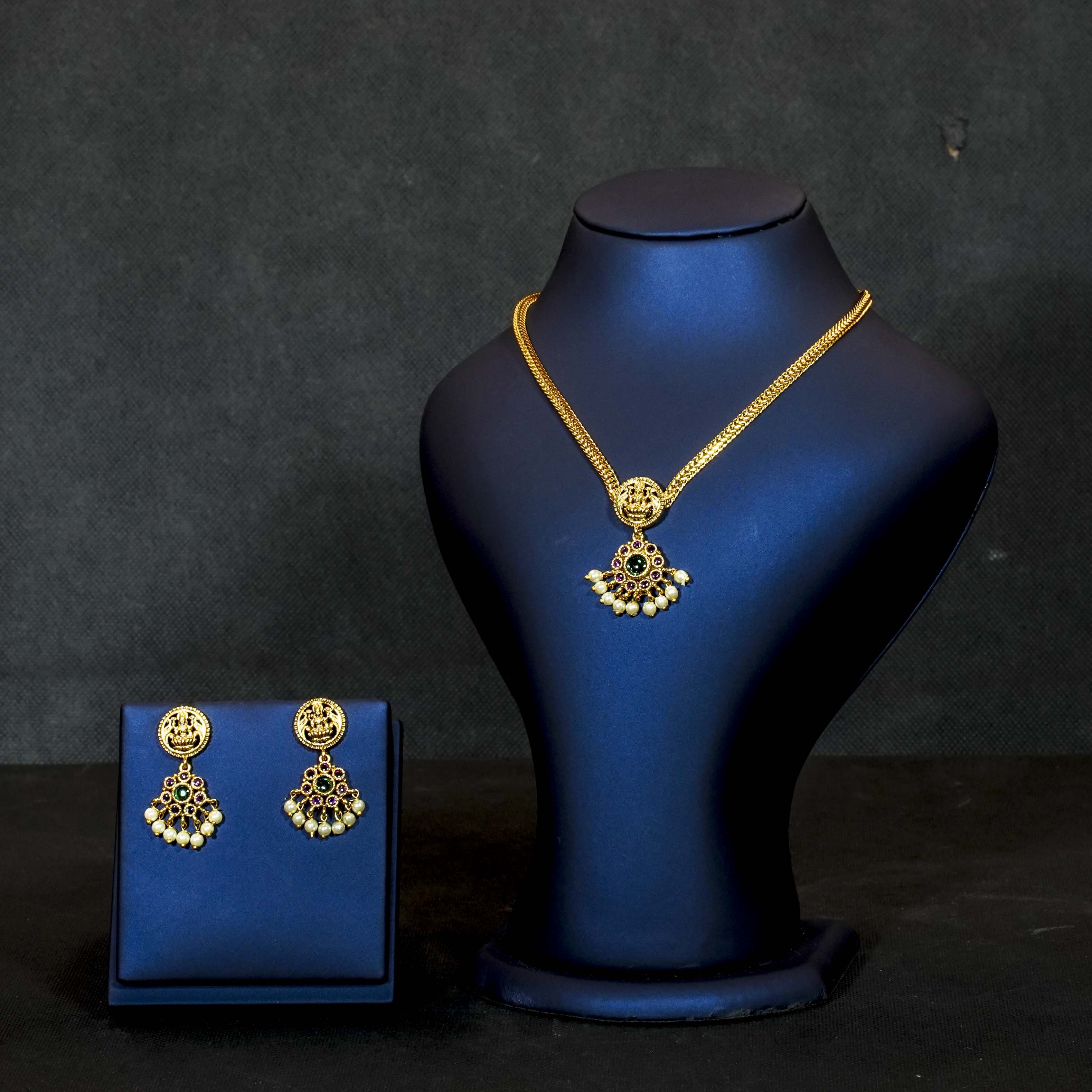Lakshmi Floral Design Pendant Choker Necklace