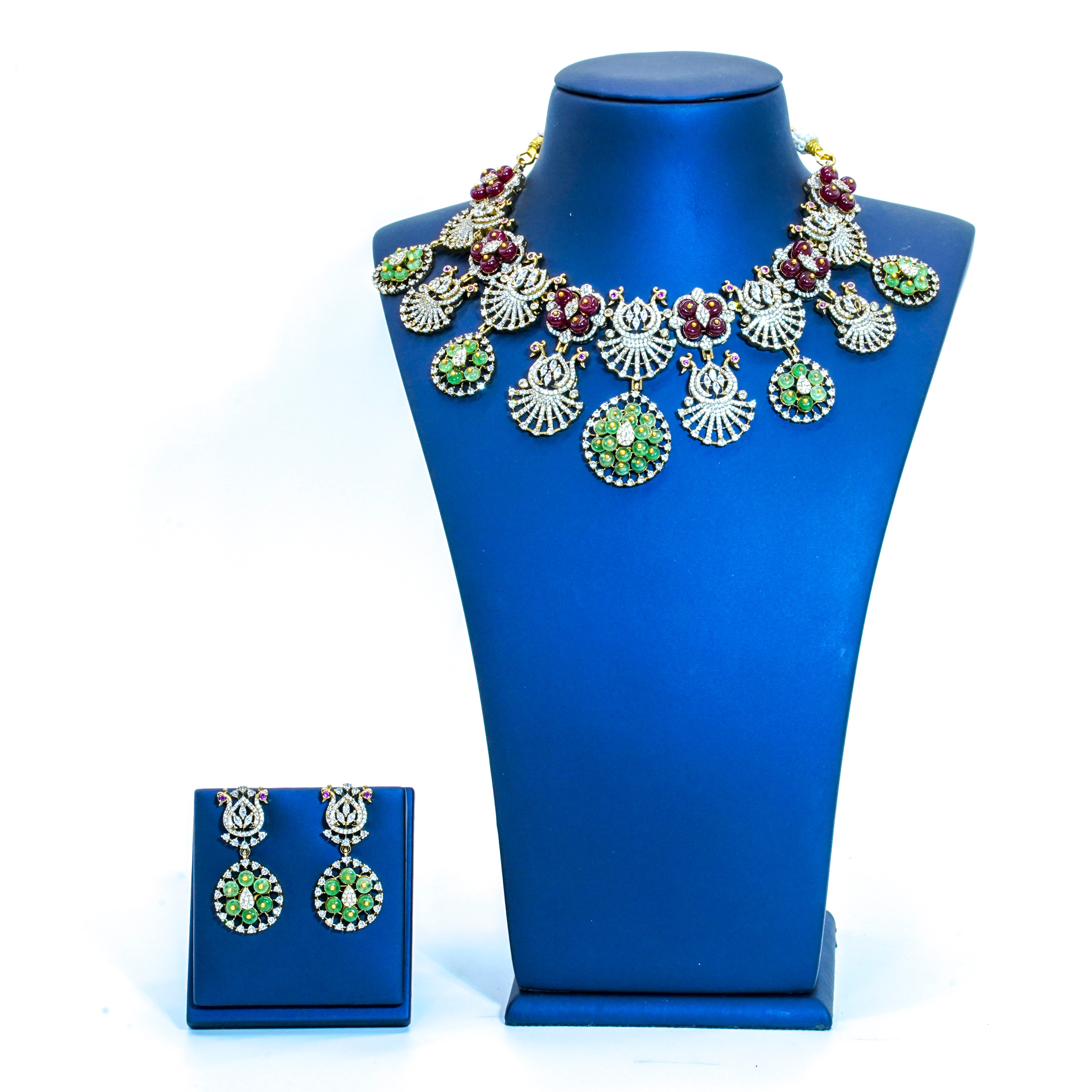 Victoria Peacock Design Mint & Maroon Beads Short Necklace