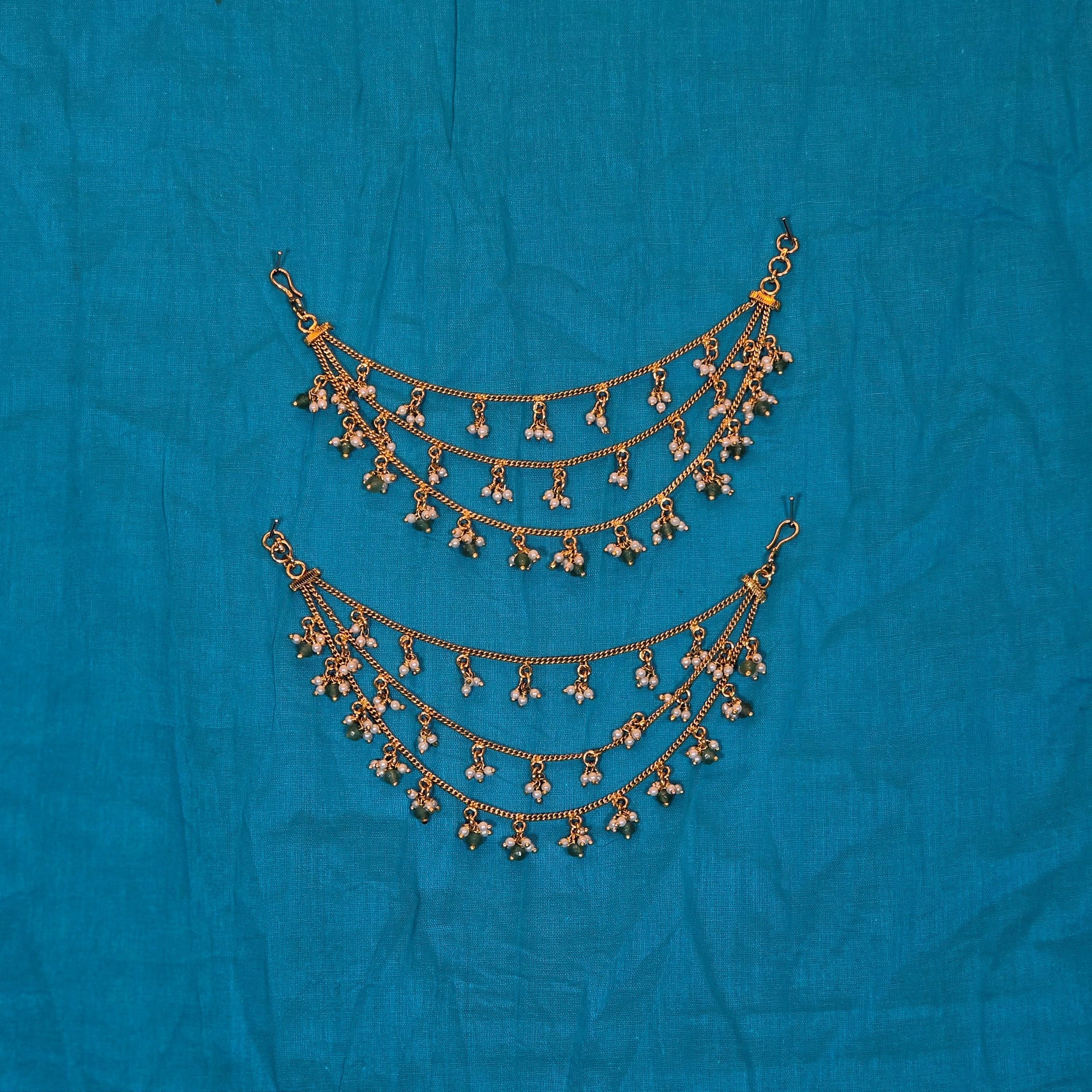 Radiant Layered Pearl and Green Beads Earchains / Mattal