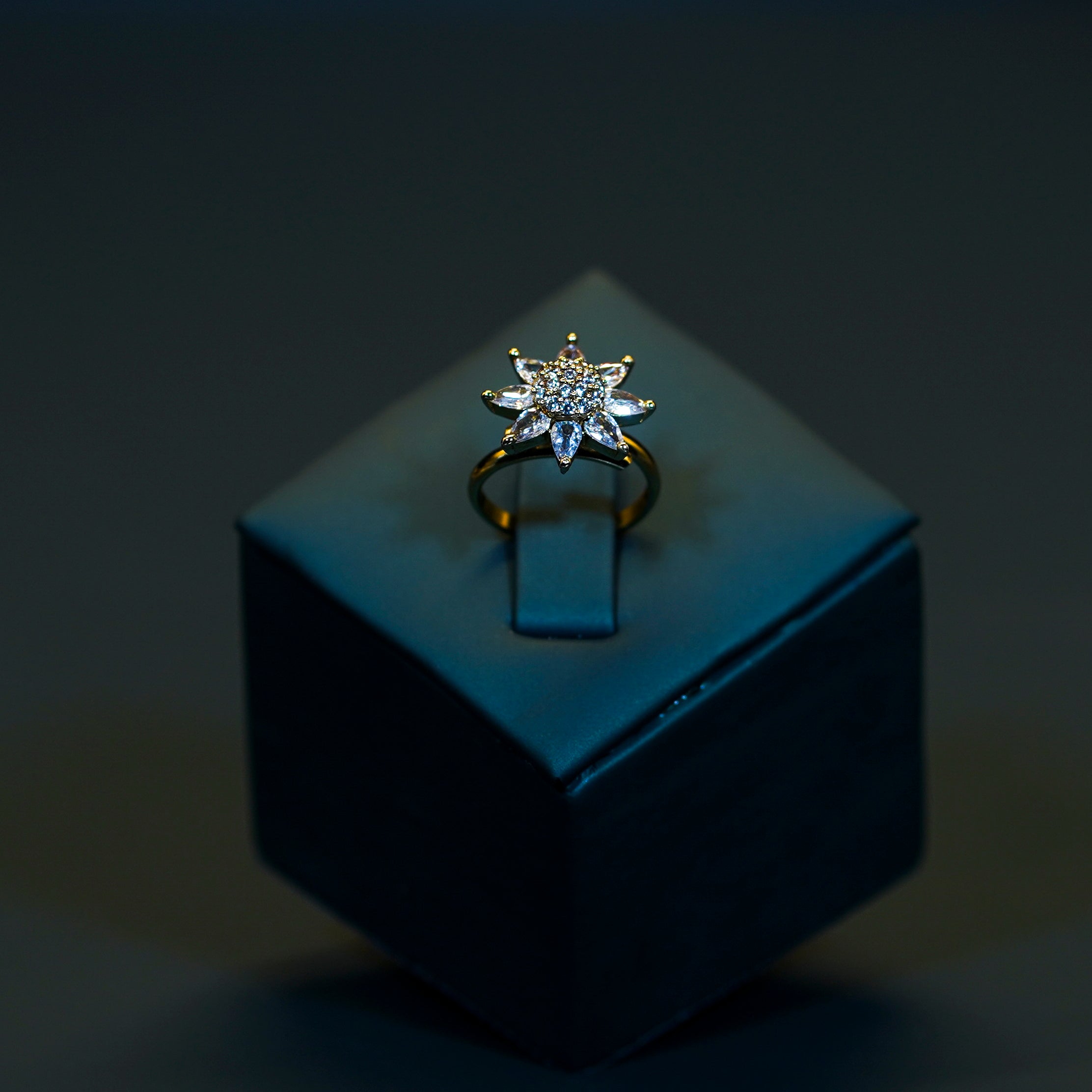 Elegant White Floral Finger Ring