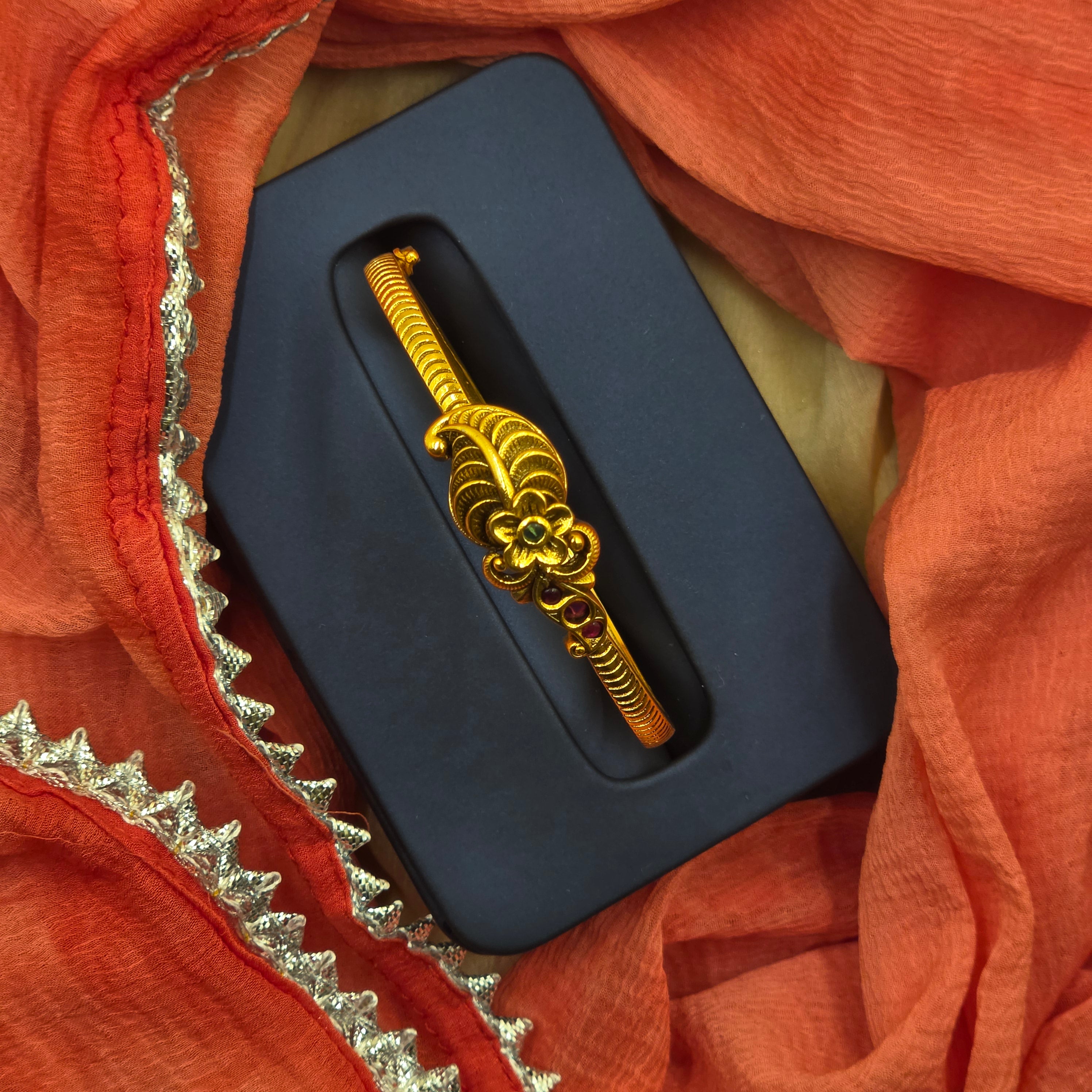 Gold Alike Floral Leaf Design Kada / Bracelet
