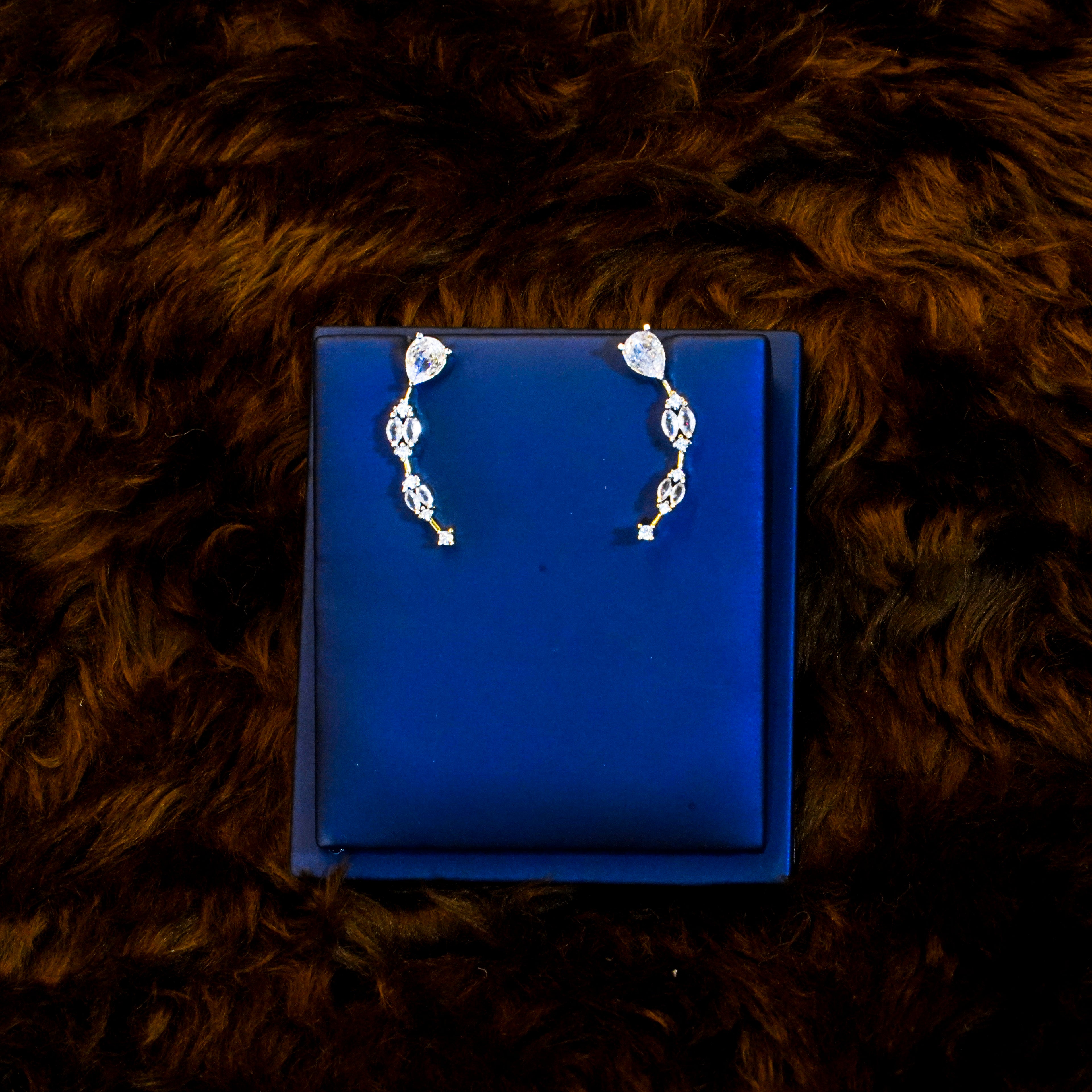 Radiant Small Earcuff