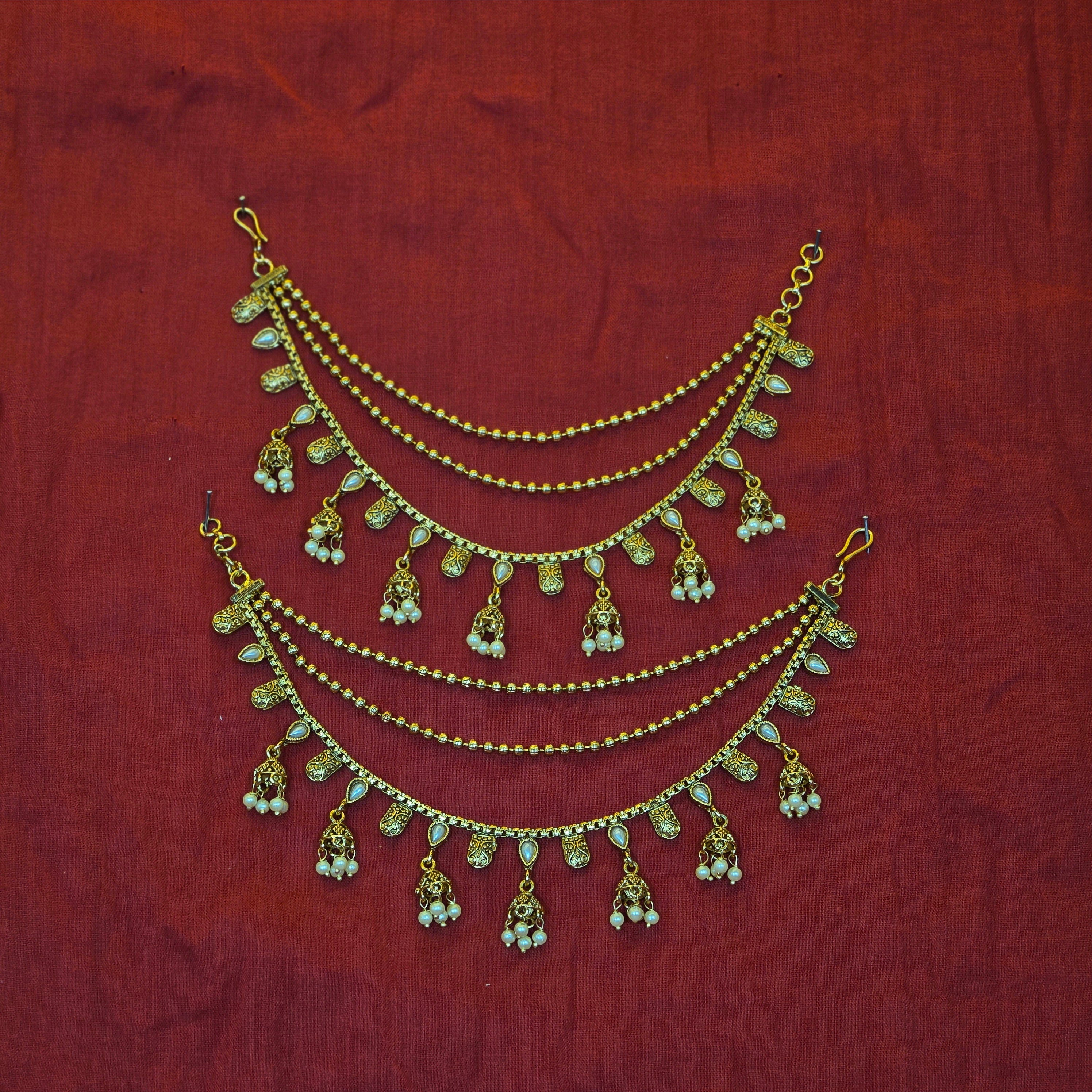 Radiant White Stones Earchains / Mattal