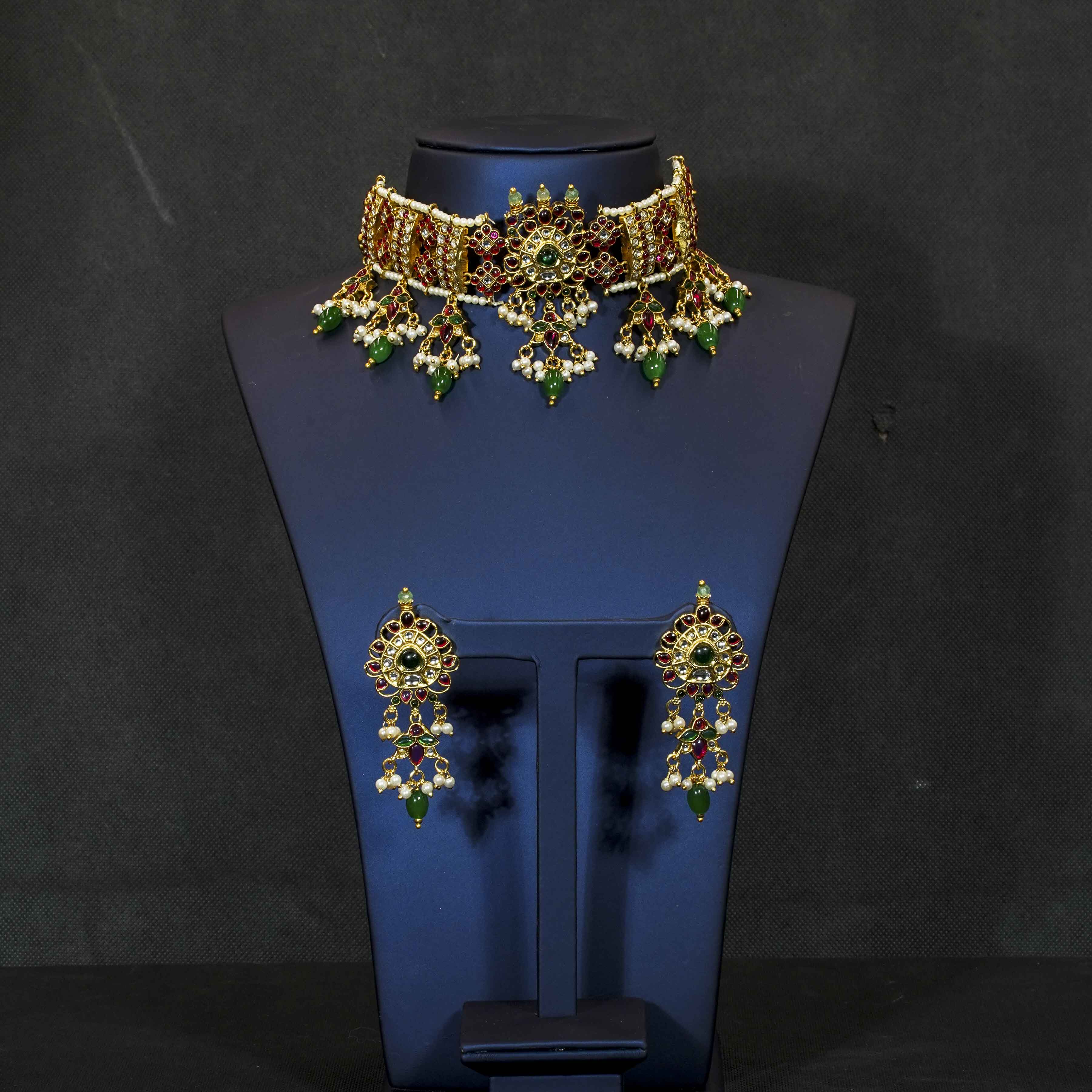 Kemp Floral Design Choker Necklace with Green Beads