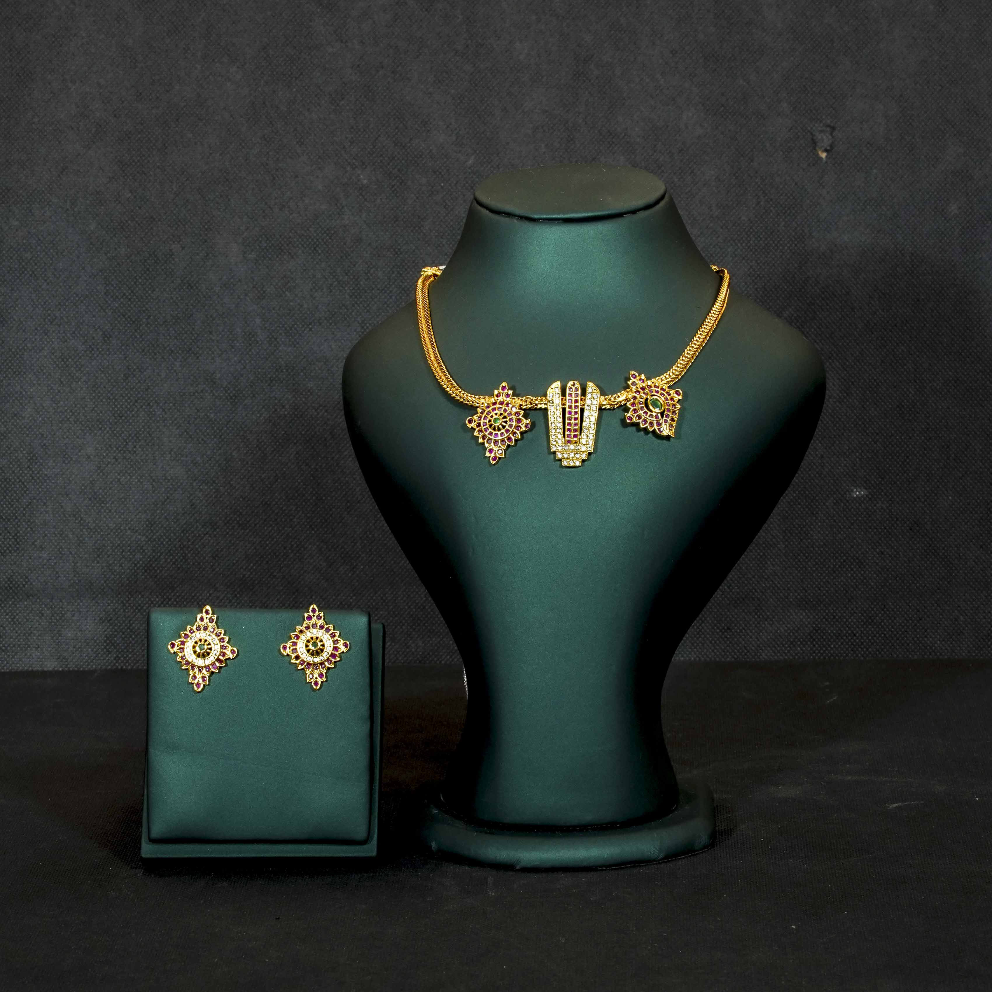 Kemp Stone Multi Pendant Choker Necklace