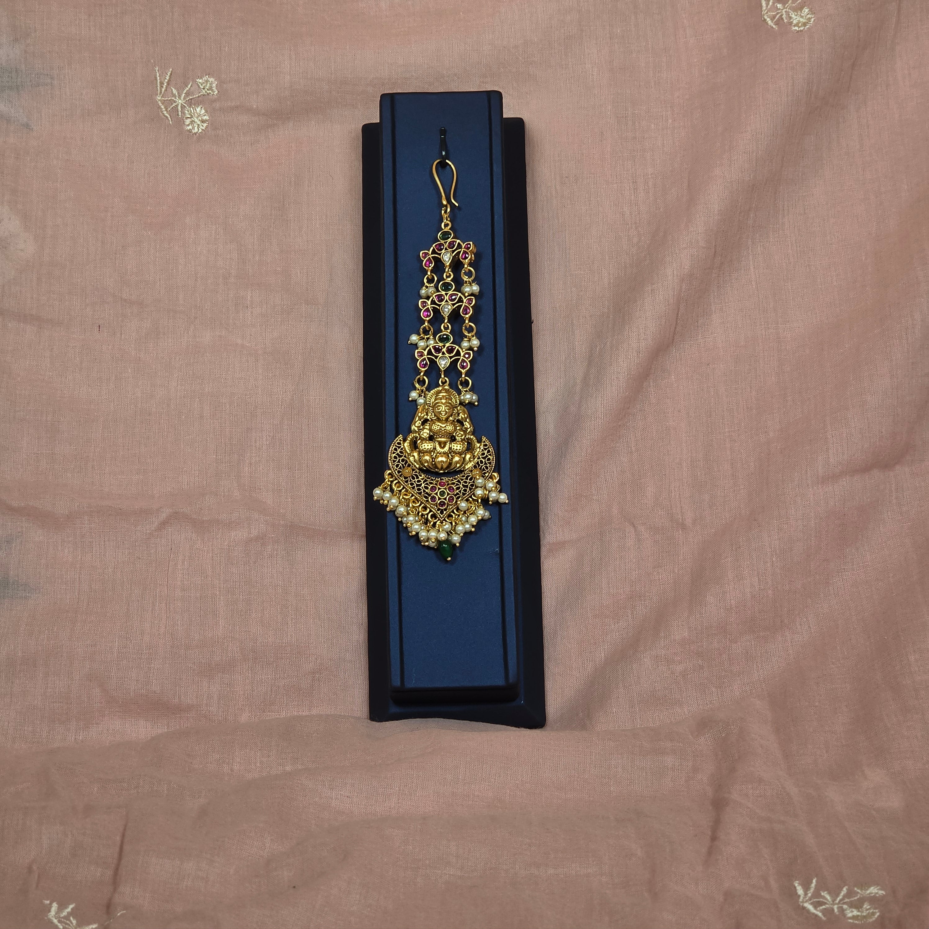 Kemp Lakshmi Moon Design Maangtikka