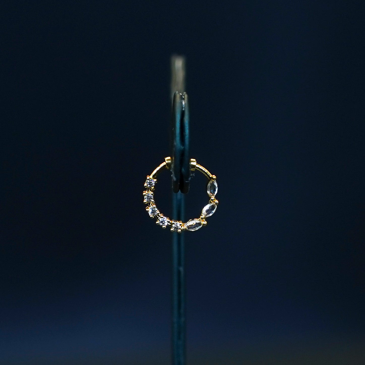 Elegant AD White Stones Septum Nosepin