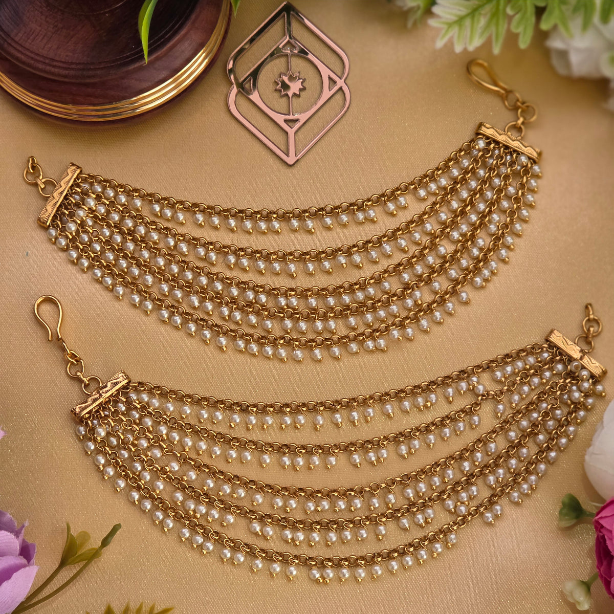 Ear chains, set with pearls and layer. Ahankaraka AKECH01.