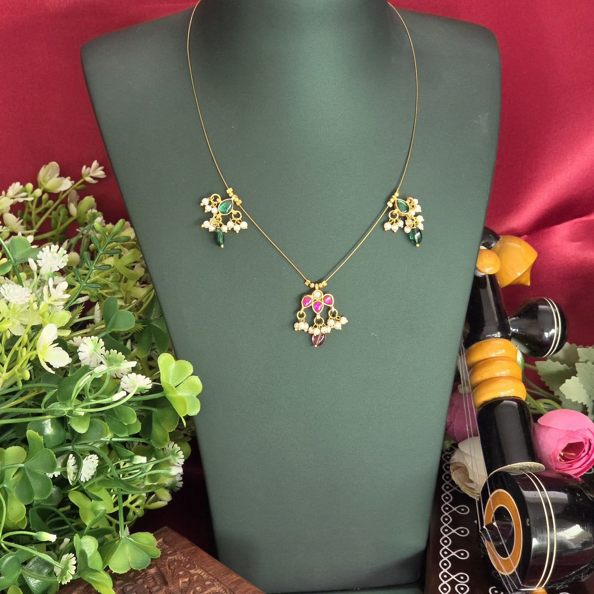 Invisible necklace, floral motif. Ahankaraka AKIN01.