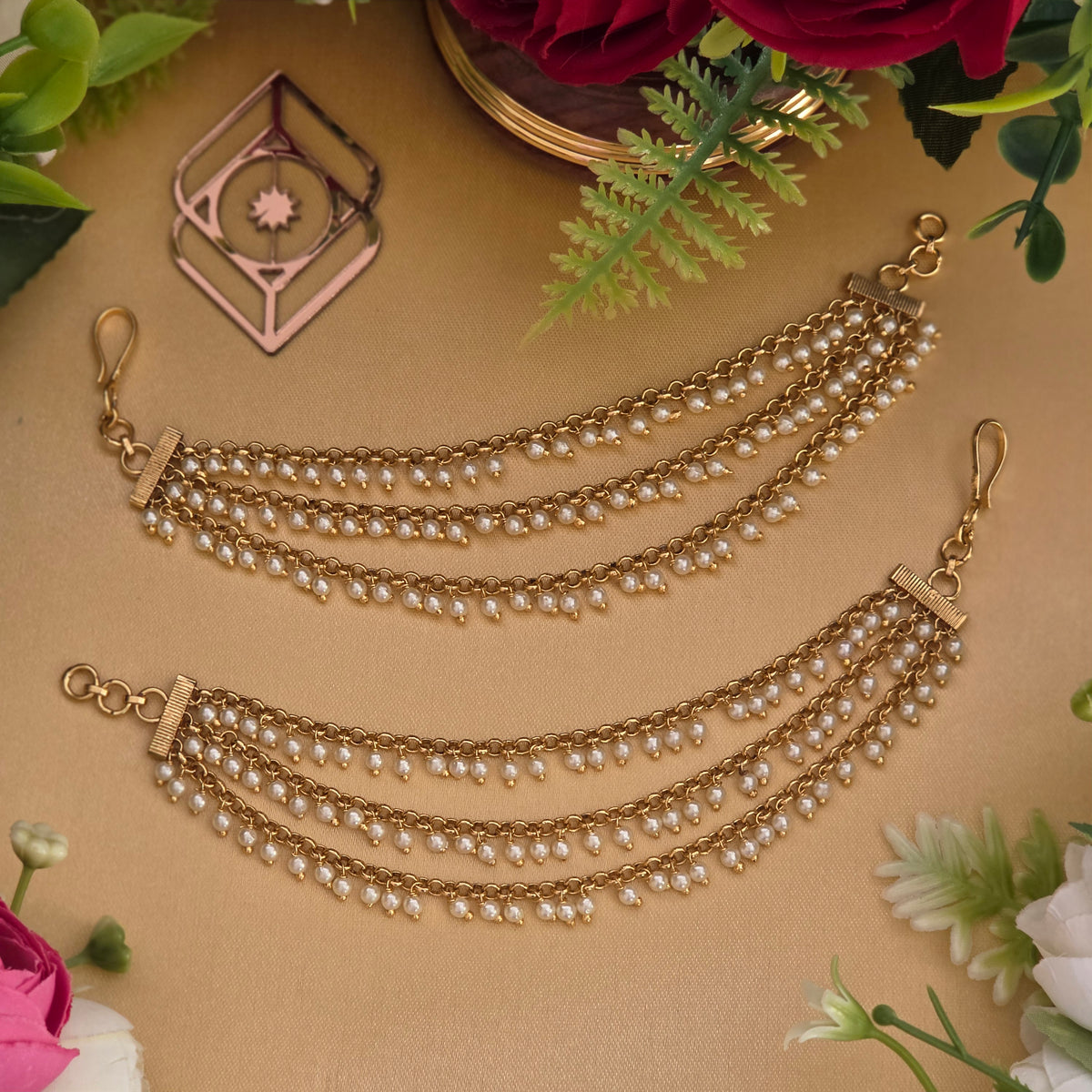 Ear chains, pearl motif and layer. Ahankaraka AKECH05.