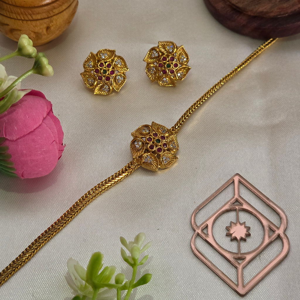 Choker necklace, floral motif. Ahankaraka AKCK19.
