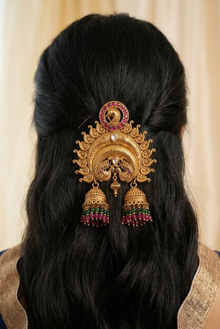 Hair pin, peacock motif. Ahankaraka AKHP05.