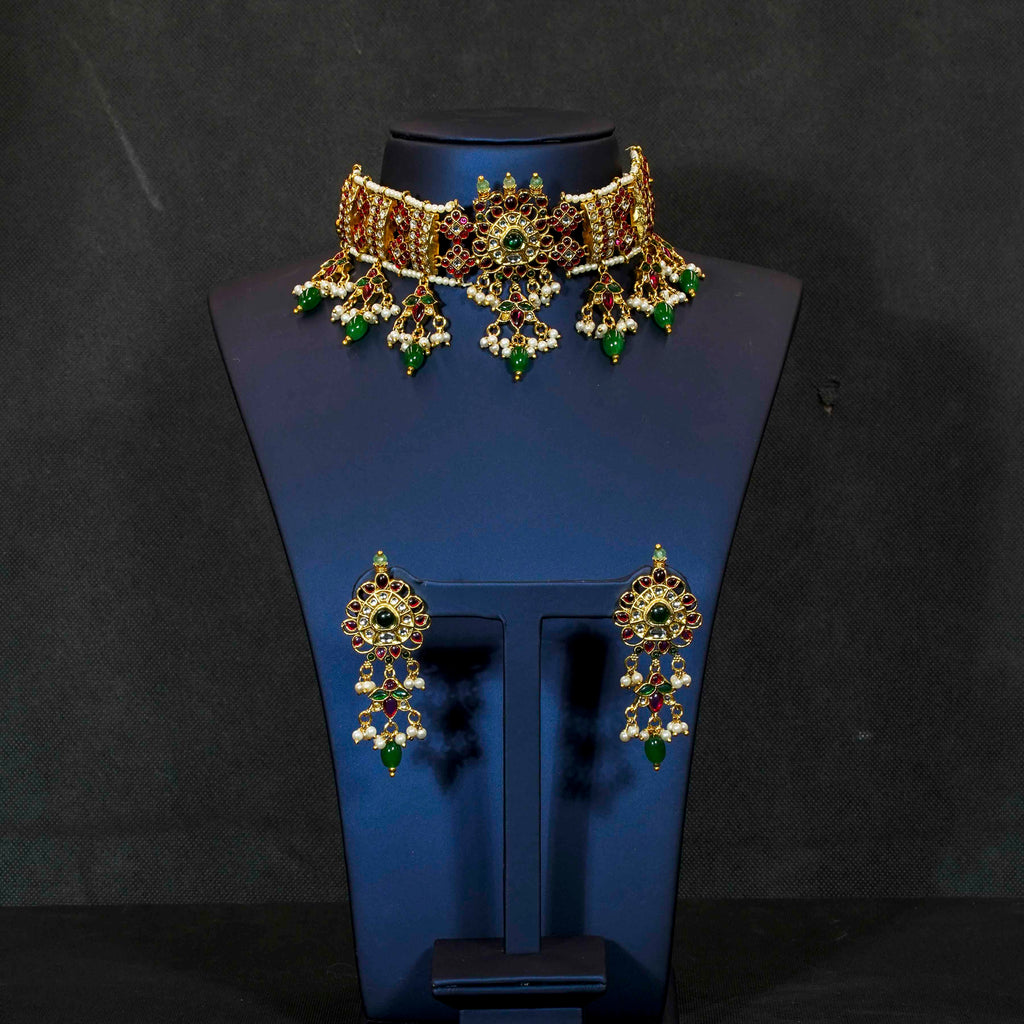 Choker necklace, set with kemp and green beads, floral motif. Ahankaraka AKCK20.