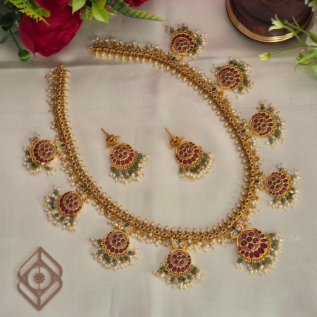 Long necklace, set with kemp, floral and moon motifs. Guttapusalu. Ahankaraka AKLN06.