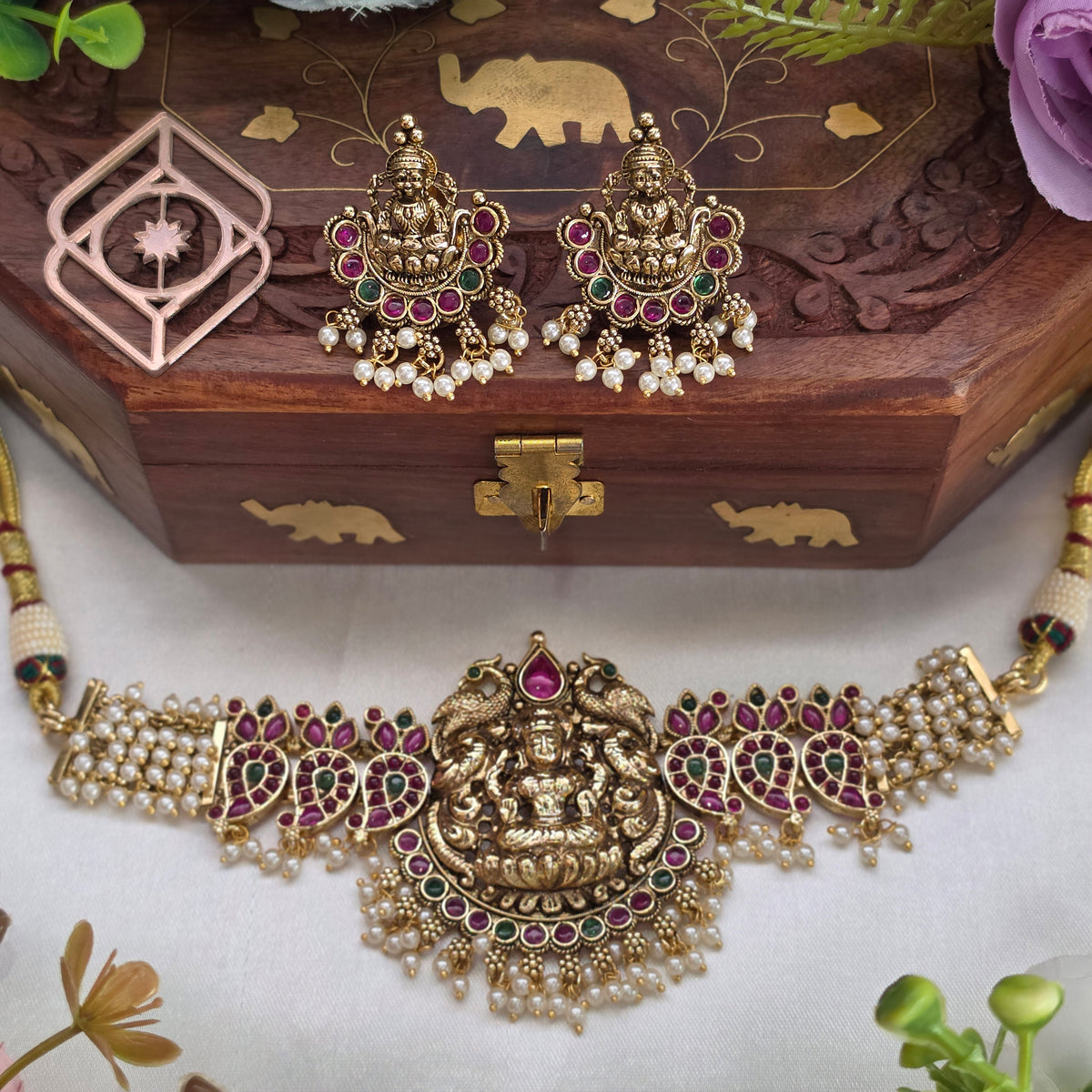 Choker necklace, set with kemp and pearls, Lakshmi and peacock motifs. Ahankaraka AKCK21.