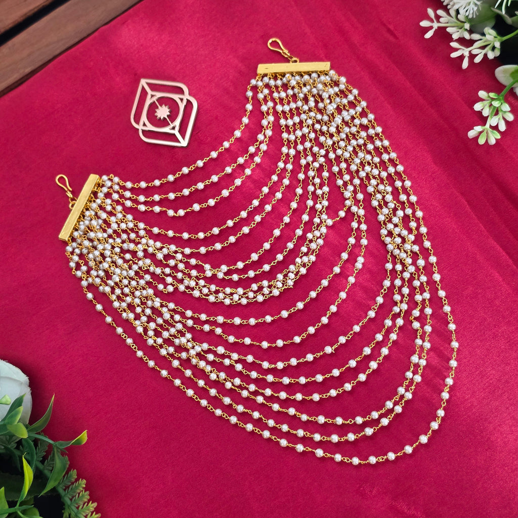 Jadabilla hair ornament, set with pearls. Ahankaraka AKJB13.