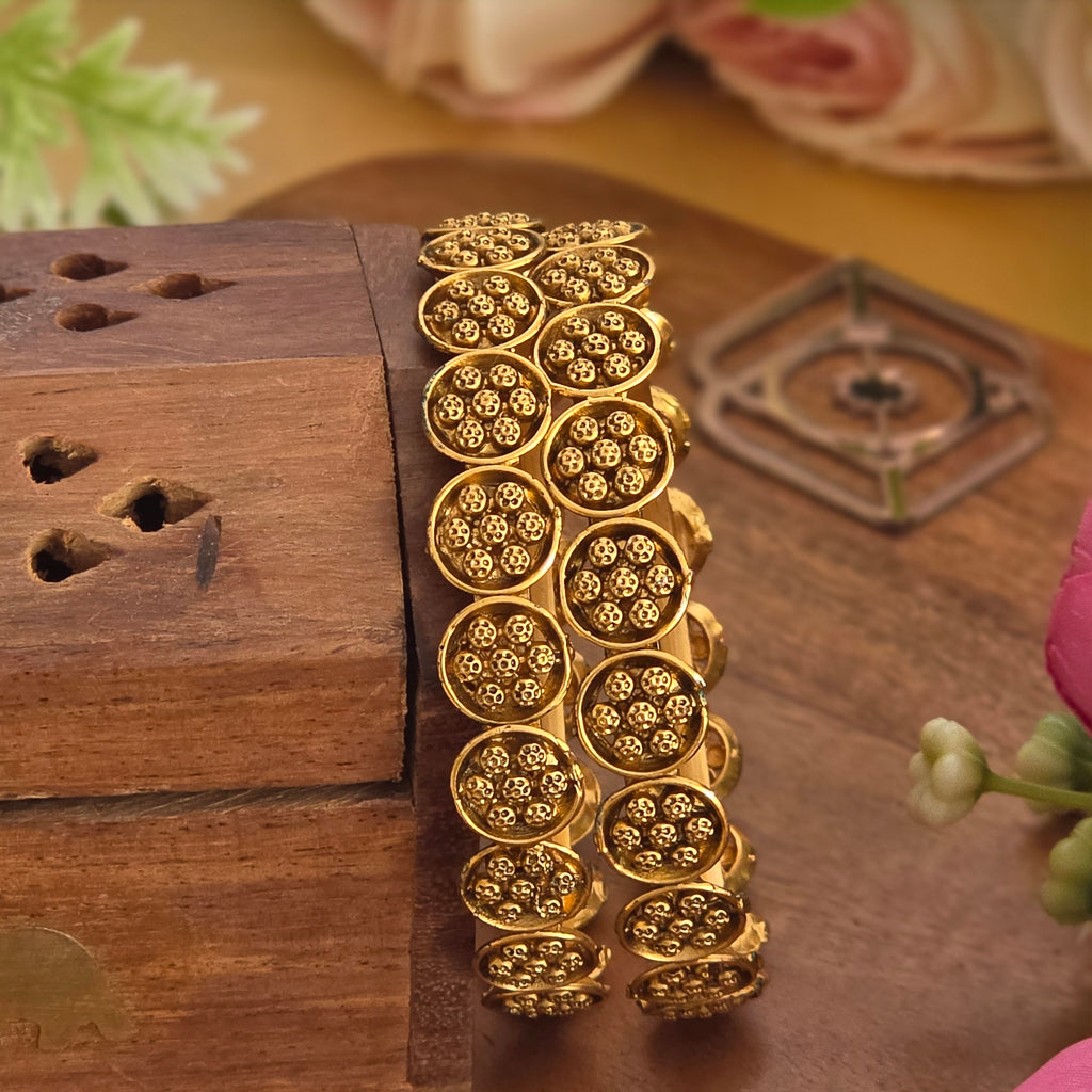 Bangles, floral motif. Ahankaraka AKBA110.