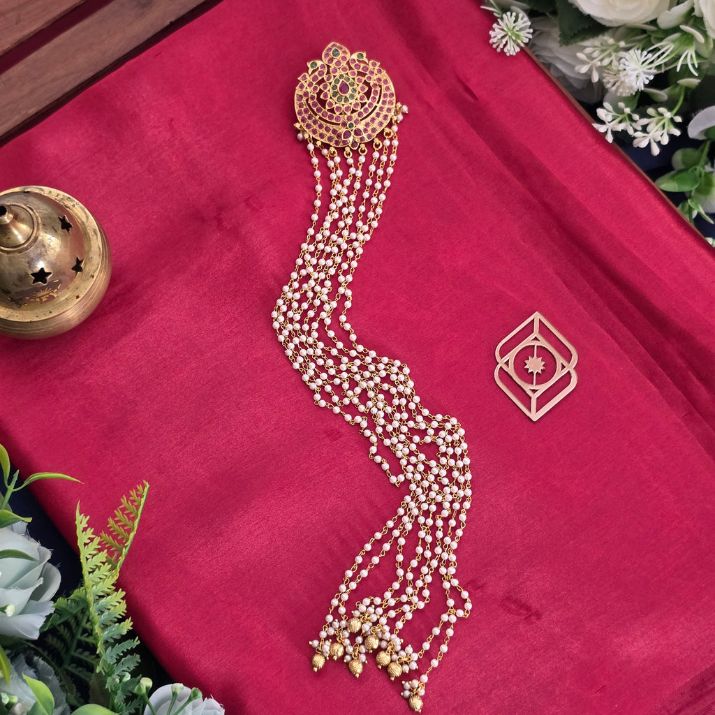 Jadabilla hair ornament, set with kemp, peacock motif. Ahankaraka AKJB16.